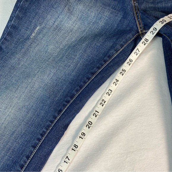 Levi’s Women’s 515 Bootcut Jeans Back Flap Pockets Embroidered Studs 28/30 - Picture 11 of 15